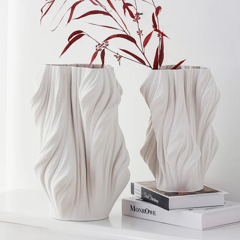 VELOURA Wave Vase