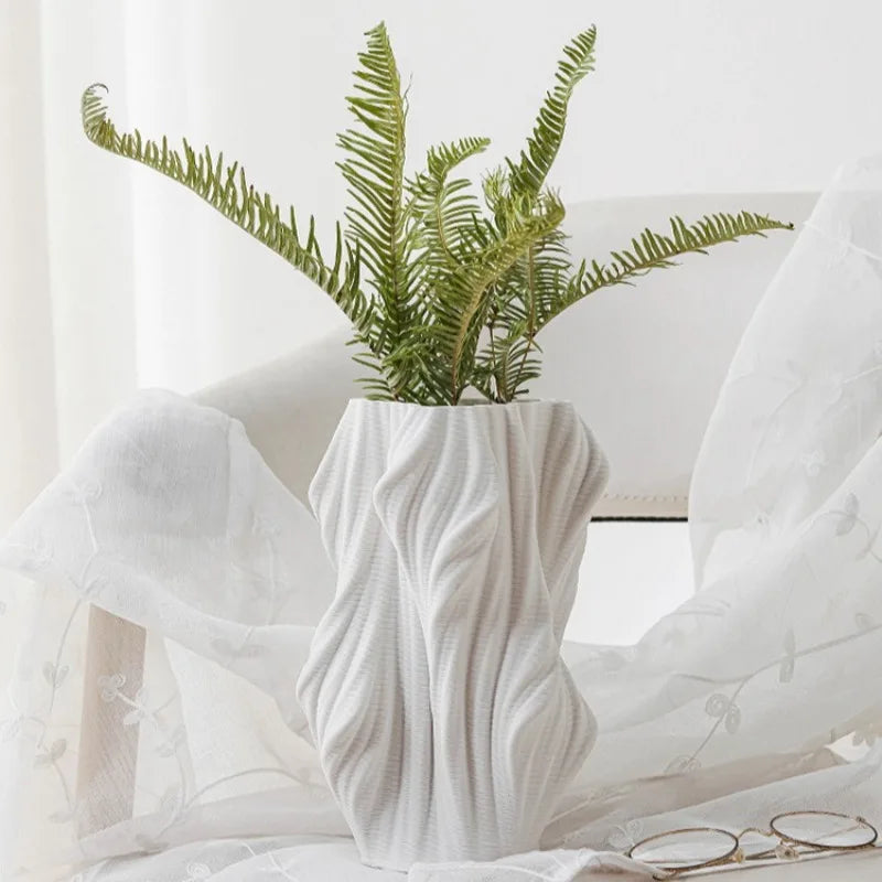 VELOURA Wave Vase