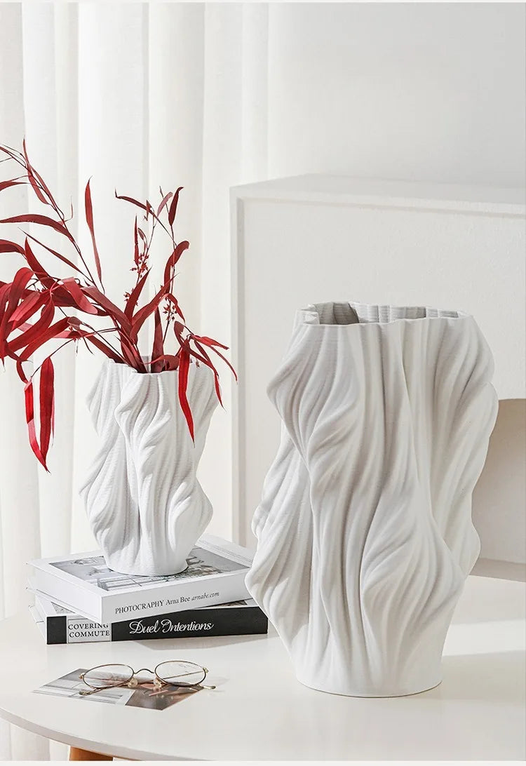 VELOURA Wave Vase