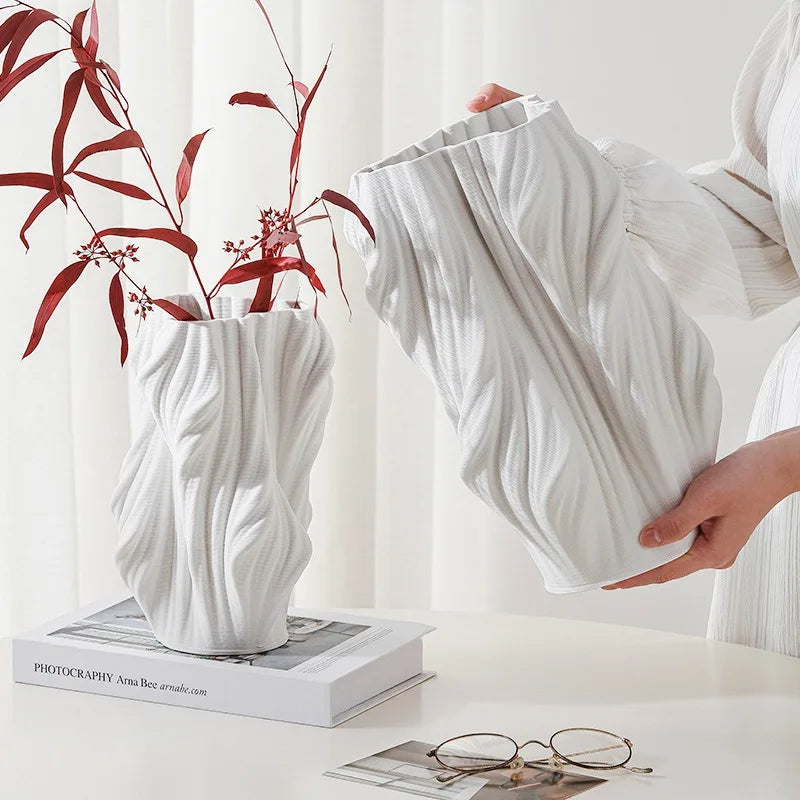 VELOURA Wave Vase