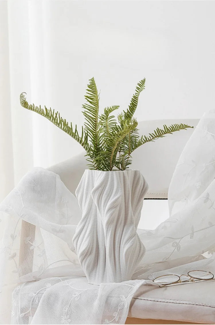 VELOURA Wave Vase
