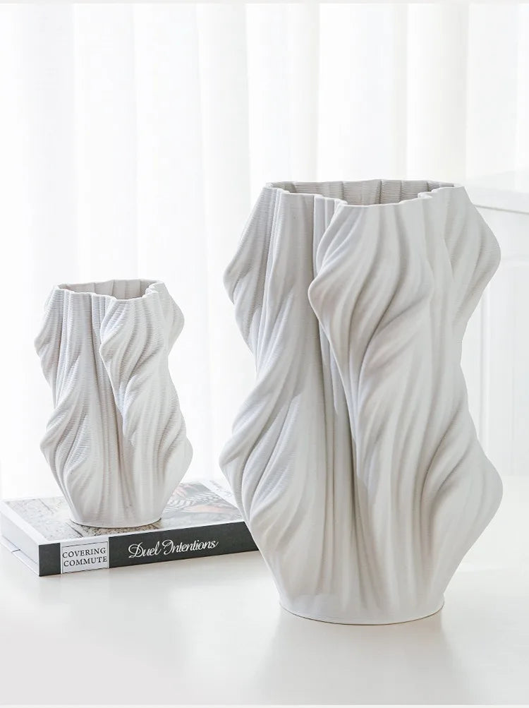 VELOURA Wave Vase